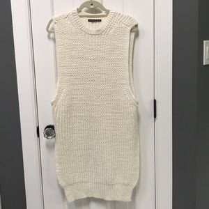 Sleeveless sweater dress.